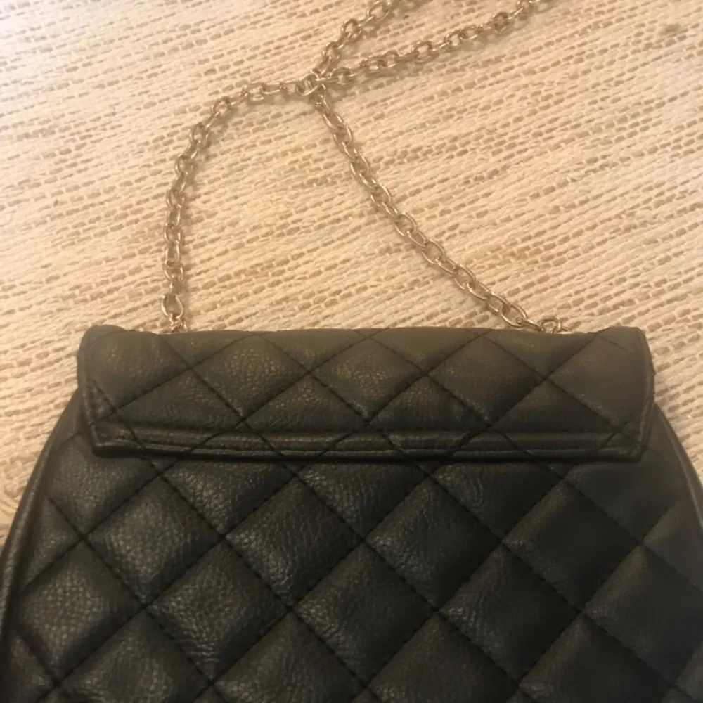 Purse - Picture 2 of 3